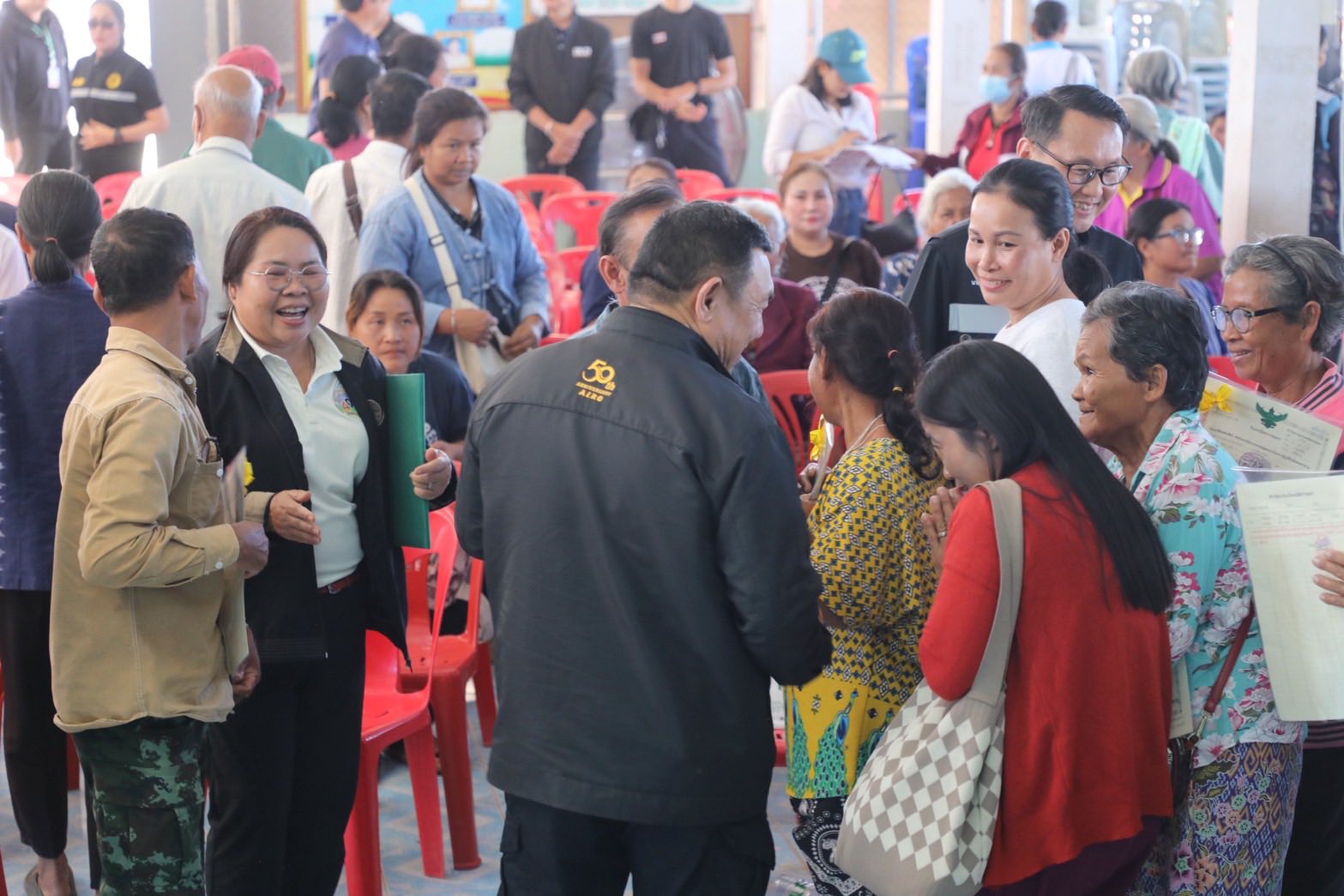 title - “ส.ป.ก. ไม่ทิ้งใครไว้ข้างหลัง” เลขาฯ สั่งลุย ศูนย์เคลื่อนที่ เร่งช่วยเกษตรกรในเขตปฏิรูปที่ดินในพื้นที่เสี่ยงภัย